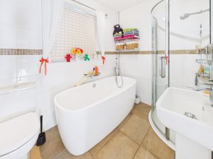 Family Bathroom- click for photo gallery